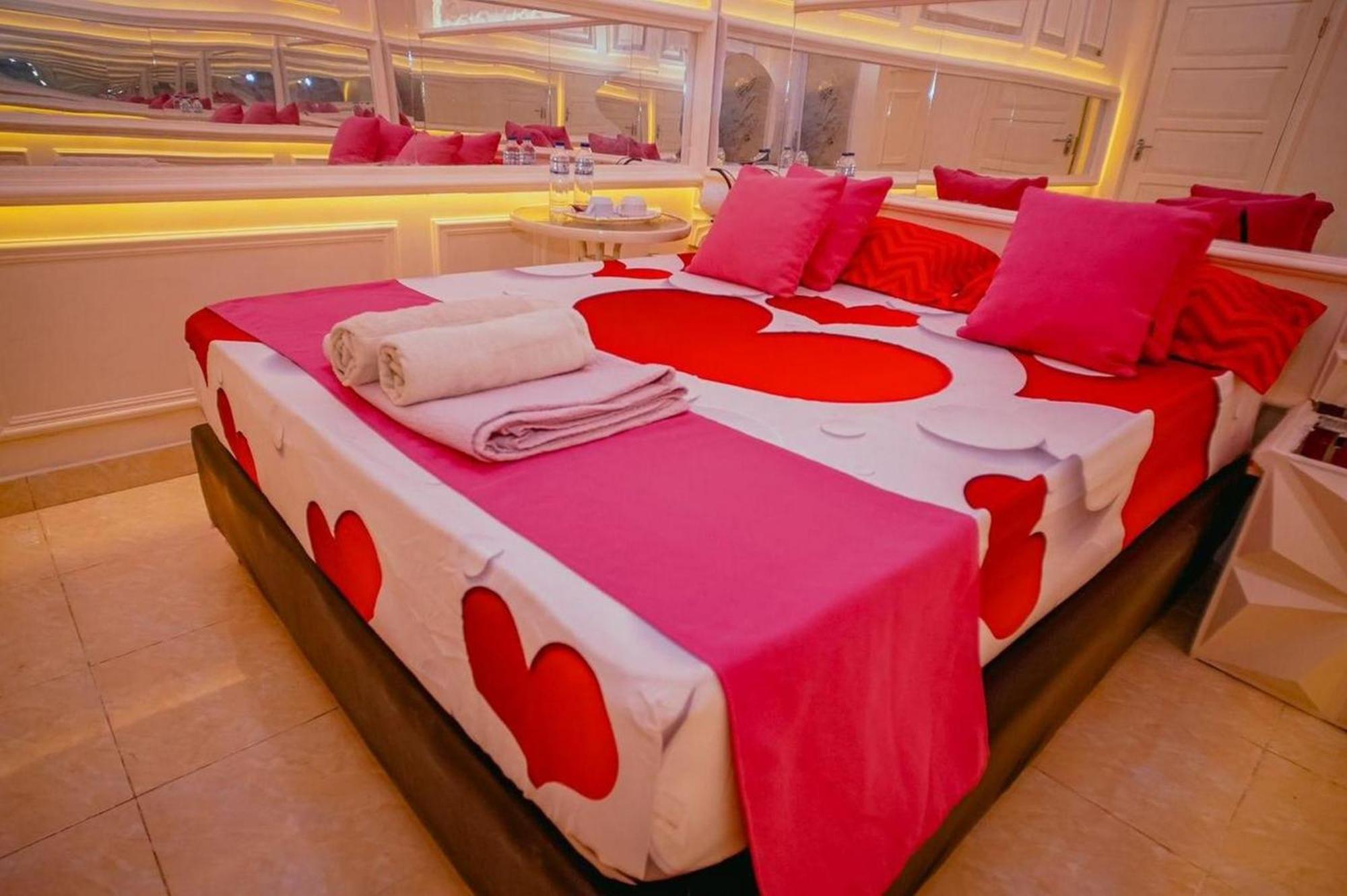 The One Hotel Gorontalo Mitra Reddoorz Telaga Экстерьер фото